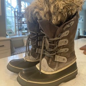 Sorel Joan of Arctic snow boot